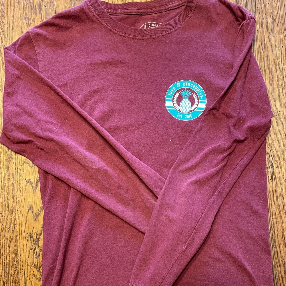[love & pineapples] Long sleeve maroon tshirt